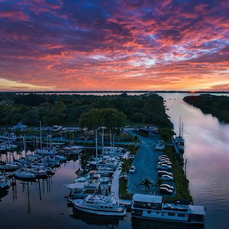 Dolphins Vacation Rental Merritt Island Екстер'єр фото