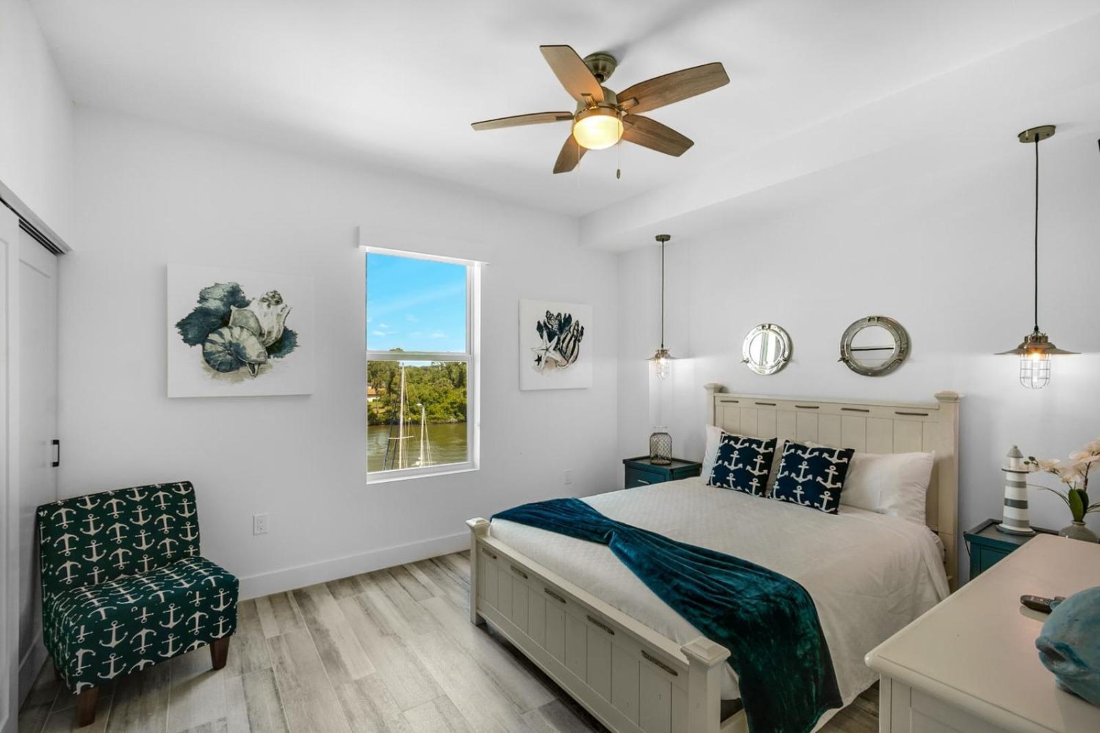 Dolphins Vacation Rental Merritt Island Номер фото