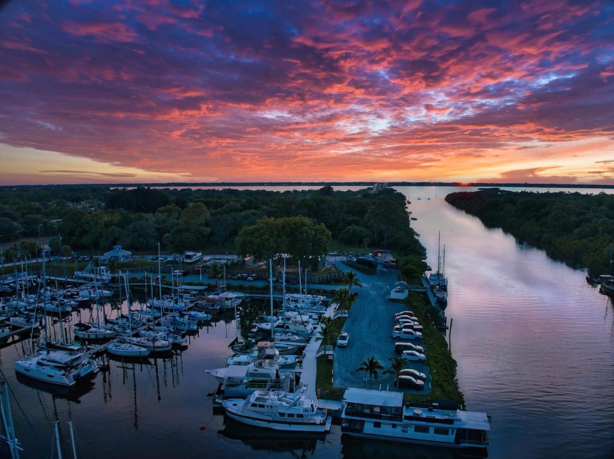 Dolphins Vacation Rental Merritt Island Екстер'єр фото